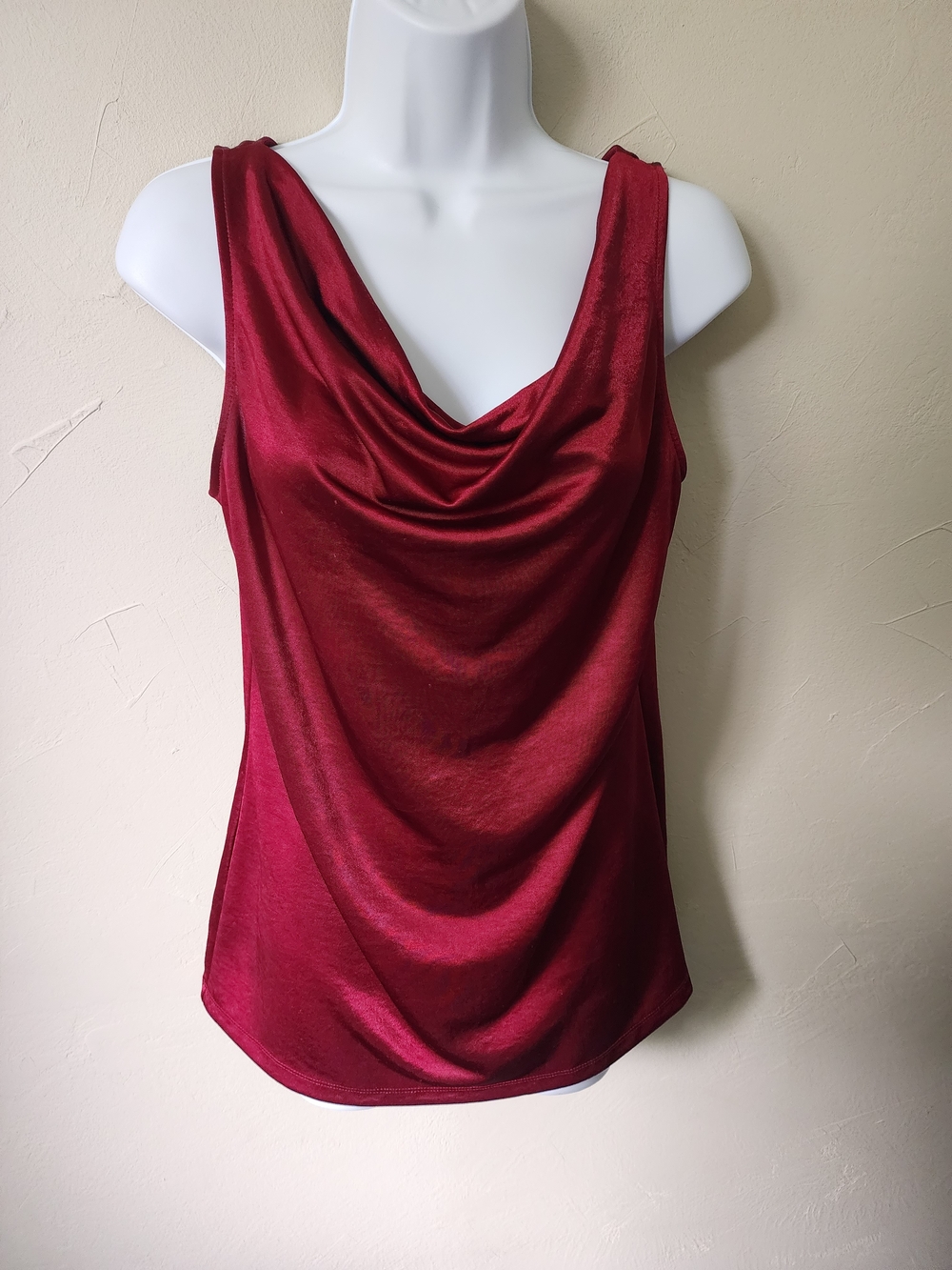 Banana Republic cowl neck sleeveless blouse Size Medium